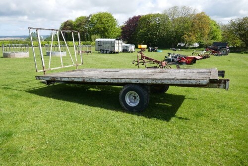 16' FLAT BED SINGLE AXLE BALE TRAILER