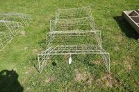 4 MESH WALL HAY FEEDERS