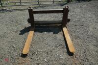 SET OF PALLET FORKS - 2