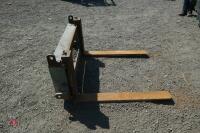 SET OF PALLET FORKS - 4