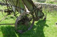 ANTIQUE GREEN CROP LOADER - 3