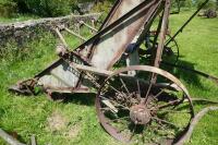 ANTIQUE GREEN CROP LOADER - 10