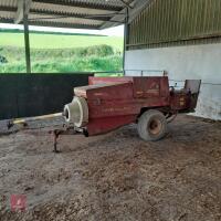 NEW HOLLAND HAYLINER 3700 BALER - 3