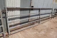 GALVANISED 14' BOX METAL YARD GATE - 3