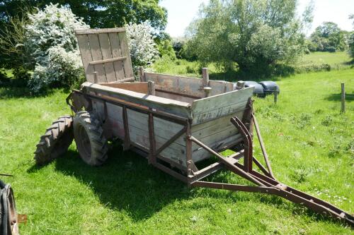 2 MASSEY HARRIS FYM SPREADER (S/R)