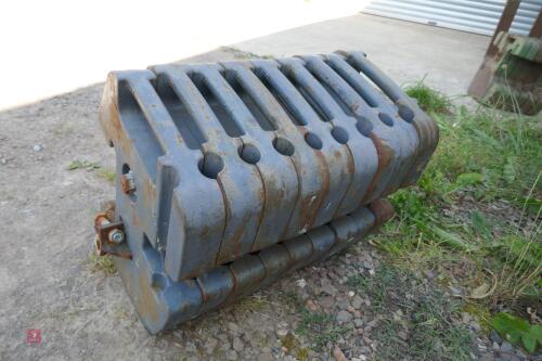 9 KUBOTA 45KG FRONT TRACTOR WEIGHTS