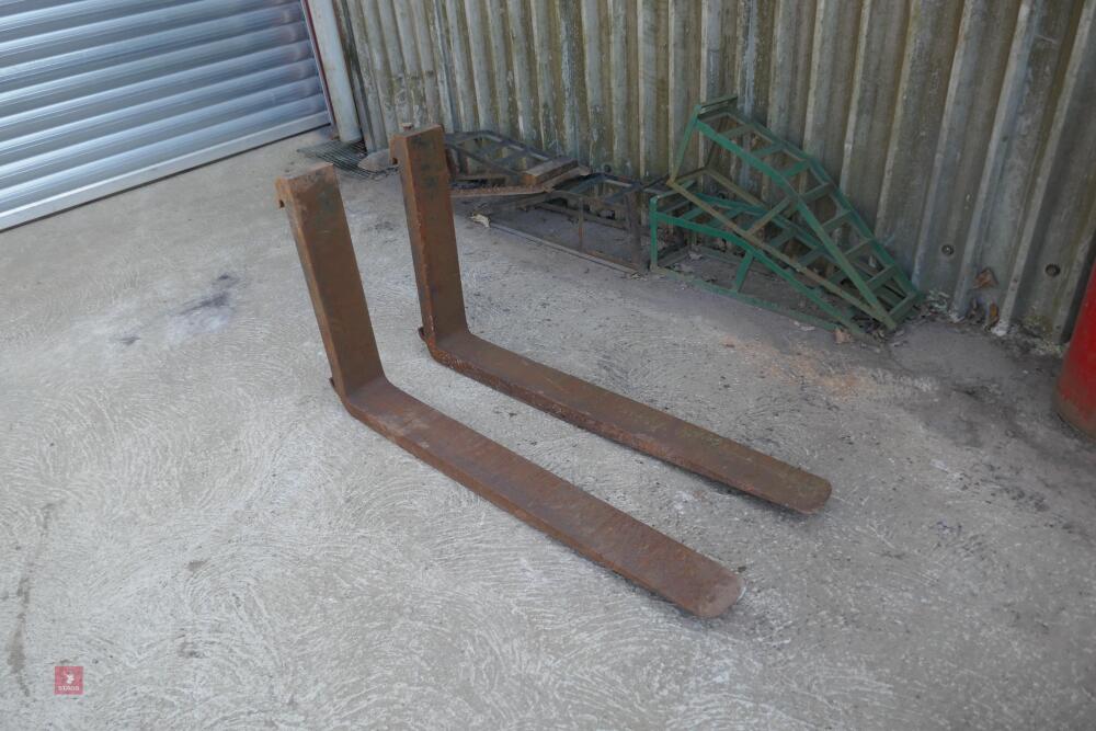 2 FORKLIFT PALLET FORKS