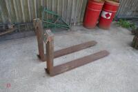 2 FORKLIFT PALLET FORKS - 2