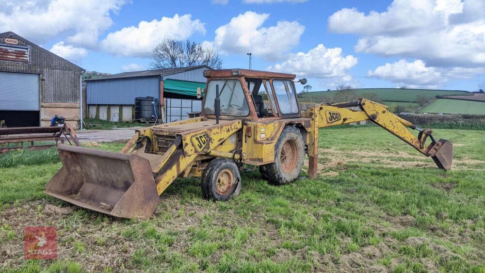 1974 JCB 3CII AND BUCKETS