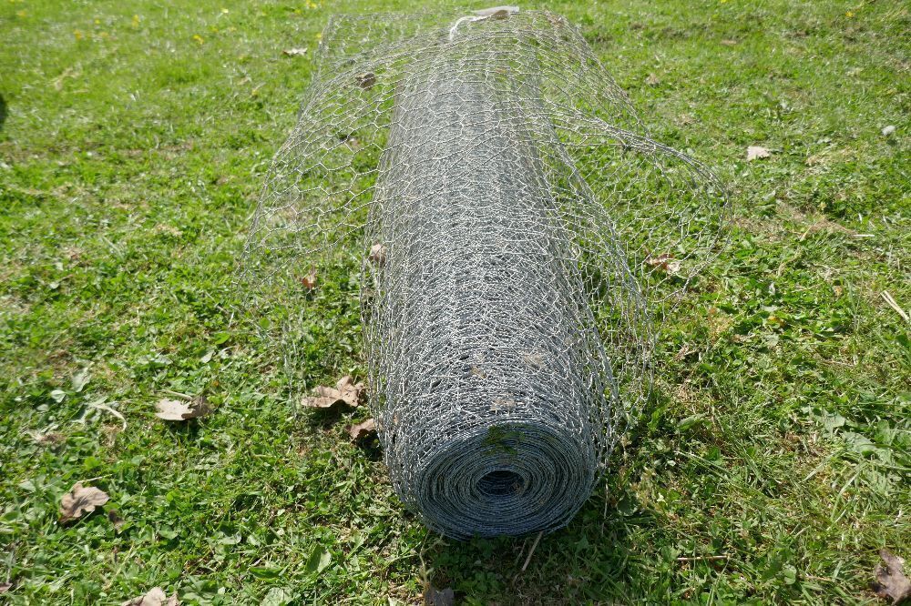 PART ROLL OF CHICKEN WIRE