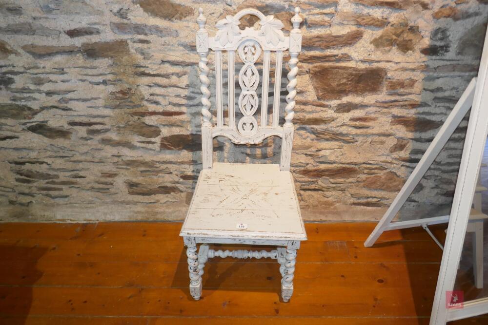 DECORATIVE CHAIR