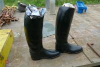 2 X SIZE 10 MENS RIDING BOOTS - 2