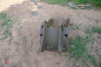 17'' DIGGING BUCKET WITH TEETH - 3