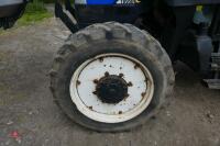 2003 NEW HOLLAND TD95D 4WD TRACTOR - 43