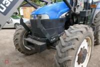 2003 NEW HOLLAND TD95D 4WD TRACTOR - 45