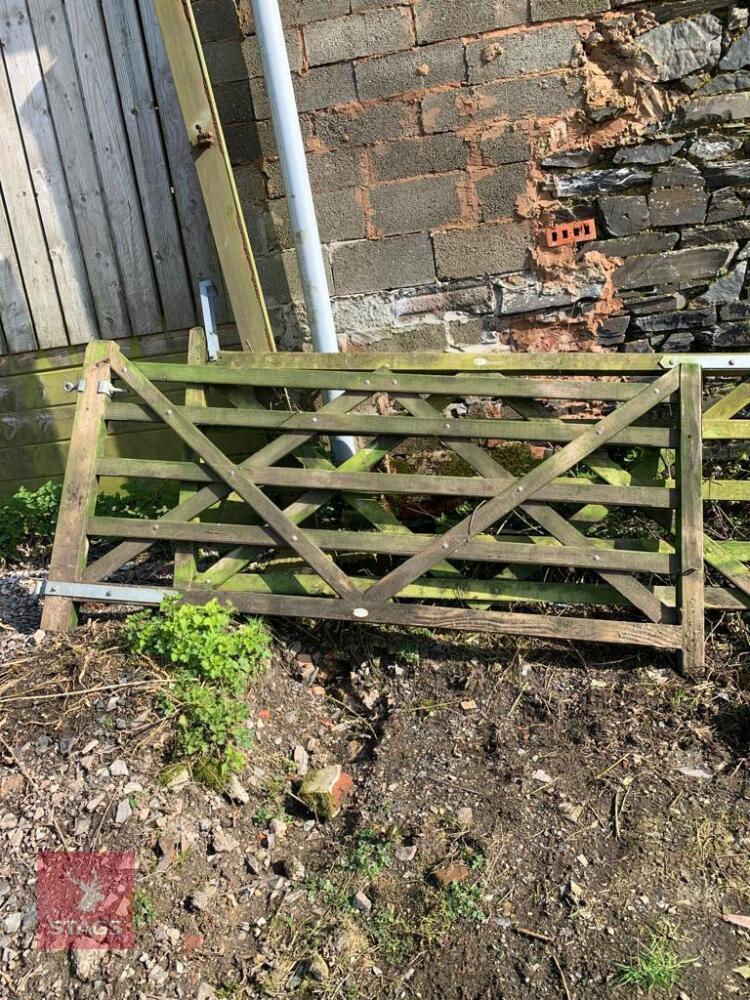 2 X 8' WOODEN GATES