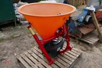 DEWAL COMPACT TRACTOR FERTILISER SPINNER - 7