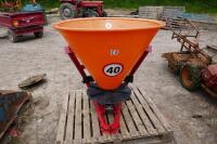 DEWAL COMPACT TRACTOR FERTILISER SPINNER - 9