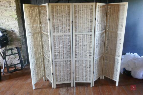 APPROX 8' ROOM DIVIDING SCREEN