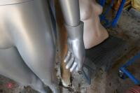 SILVER FEMALE MANNEQUIN - 3