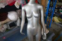 SILVER FEMALE MANNEQUIN - 5