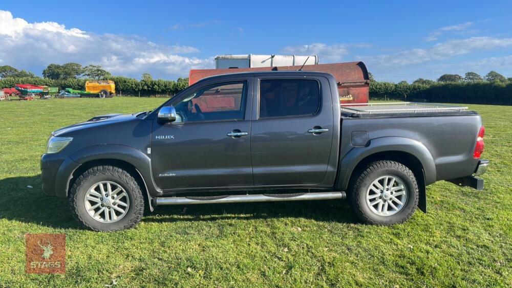 2015 TOYOTA HILUX 3L INVINCIBLE PICK UP
