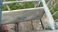 BATEMAN SHEEP WEIGH CRATE - 6