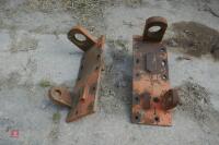 PAIR OF PIN + CONE BRACKETS - 6