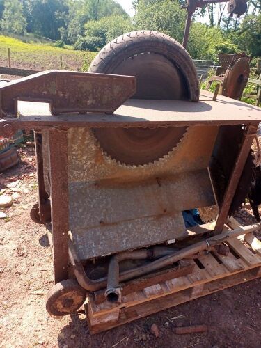 ENGINE DRIVEN SAW BENCH