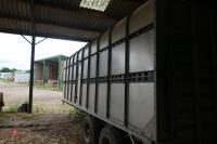 BATEMAN 20' TWIN AXLE LIVESTOCK TRAILER - 7