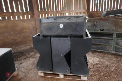 4 x 3' BLACK PLASTIC PIG FEEDERS