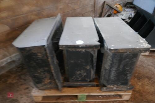 3 X 2' BLACK PLASTIC PIG FEEDERS