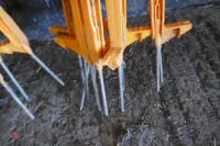 10 ORANGE HOTLINE FENCING STAKES - 3