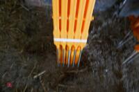 10 BRAND NEW HOTLINE FENCING STAKES - 2