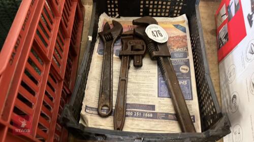 2 WRENCHES & ADJUSTABLE SPANNER