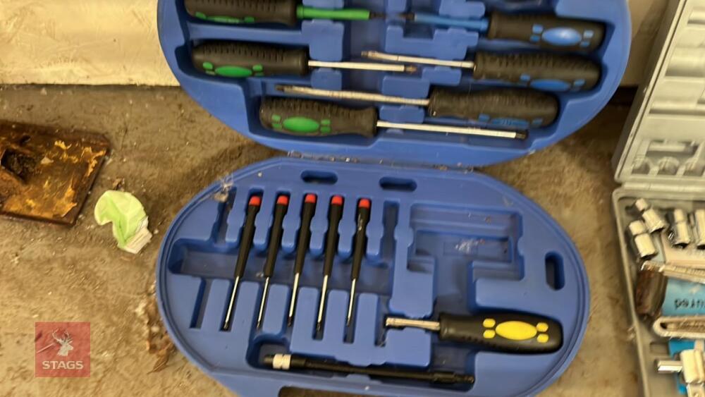 SCREWDRIVER SET