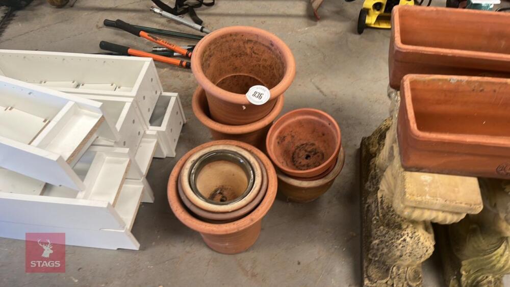 QUANTITY OF CLAY PLANT POTS