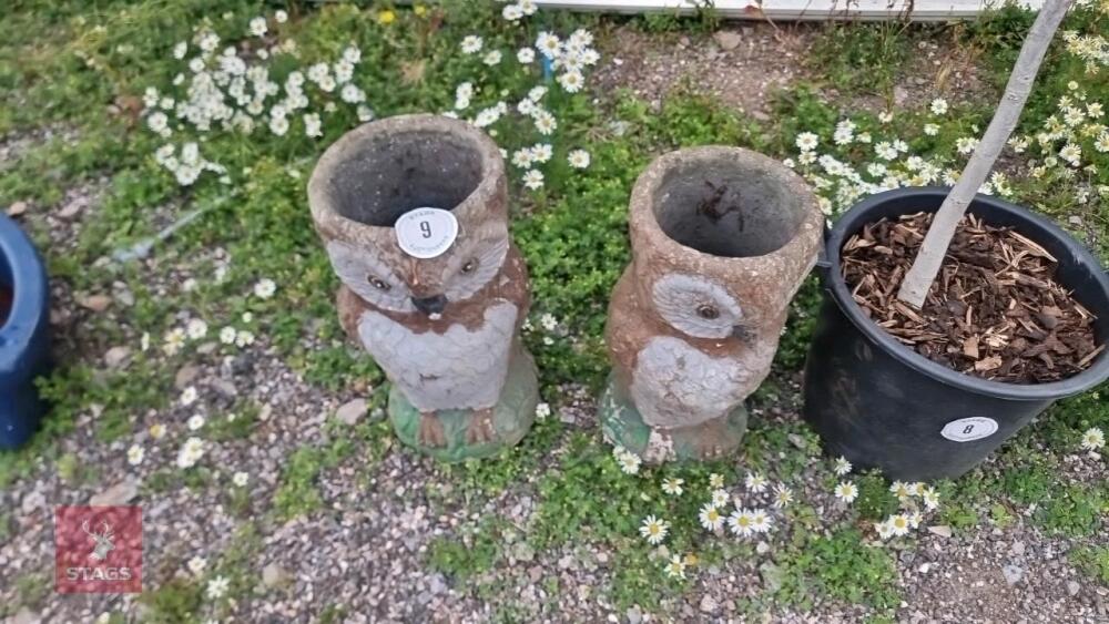 2 OWL PLANTERS