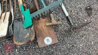 QTY OF GARDEN TOOLS - 3