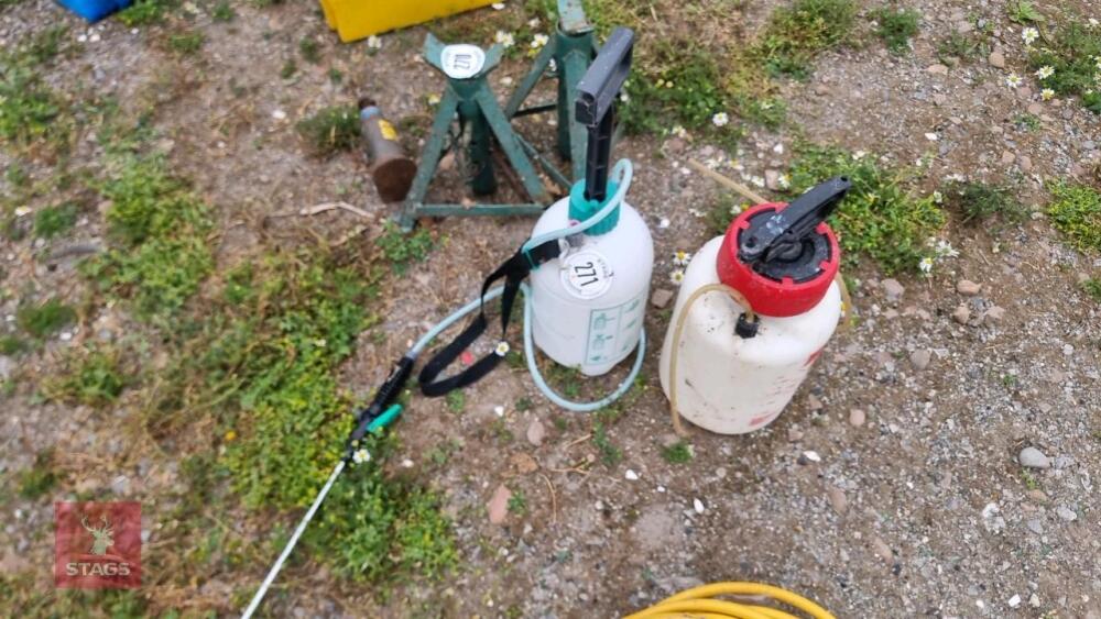 2 GARDEN SPRAYERS