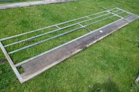 IAE 15' GALV SHEEP FEED BARRIER C/W GATE