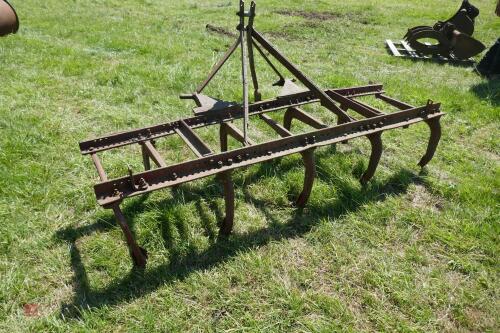 VINTAGE 9 LEG CULTIVATOR