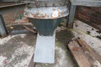 GALVANISED FEED SILO - 9