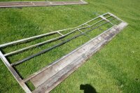 IAE 15' GALV SHEEP FEED BARRIER C/W GATE - 4