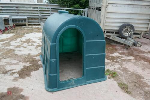 SINGLE PLASTIC CALF HUTCH