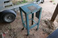 WORKSHOP METAL STAND