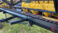 2010 NEW HOLLAND CSX7060 COMBINE C/W HEADER - 18