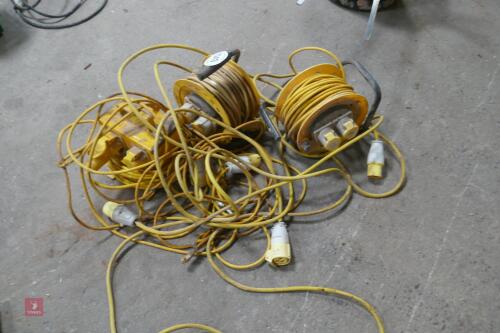 LARGE QTY OF 110V CABLE AND CONNECTORS