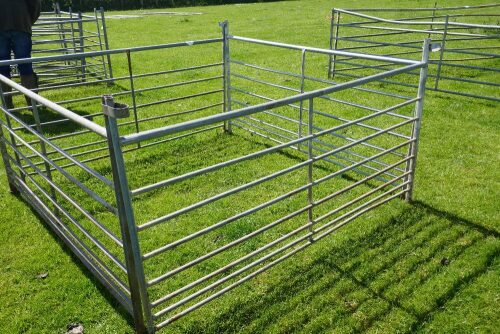 4 X 6' GALV SHEEP HURDLES