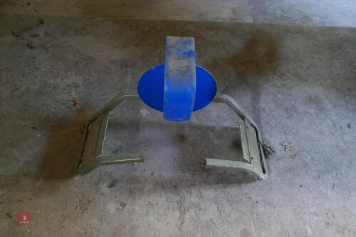 EQUITREK WHEEL CLAMP